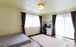 Casa deosebita cu teren de 900mp in cartierul Faget - Poză 17