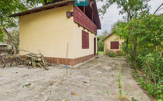 Casă de vacanță cu teren  în Lipova - Poză 1
