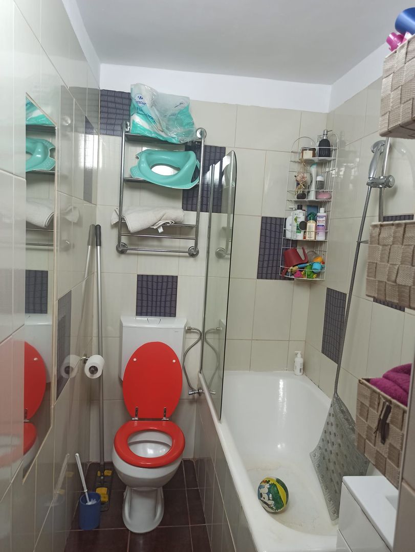 CASA CU 5 CAMERE ZONA DAMBU - Poză 11