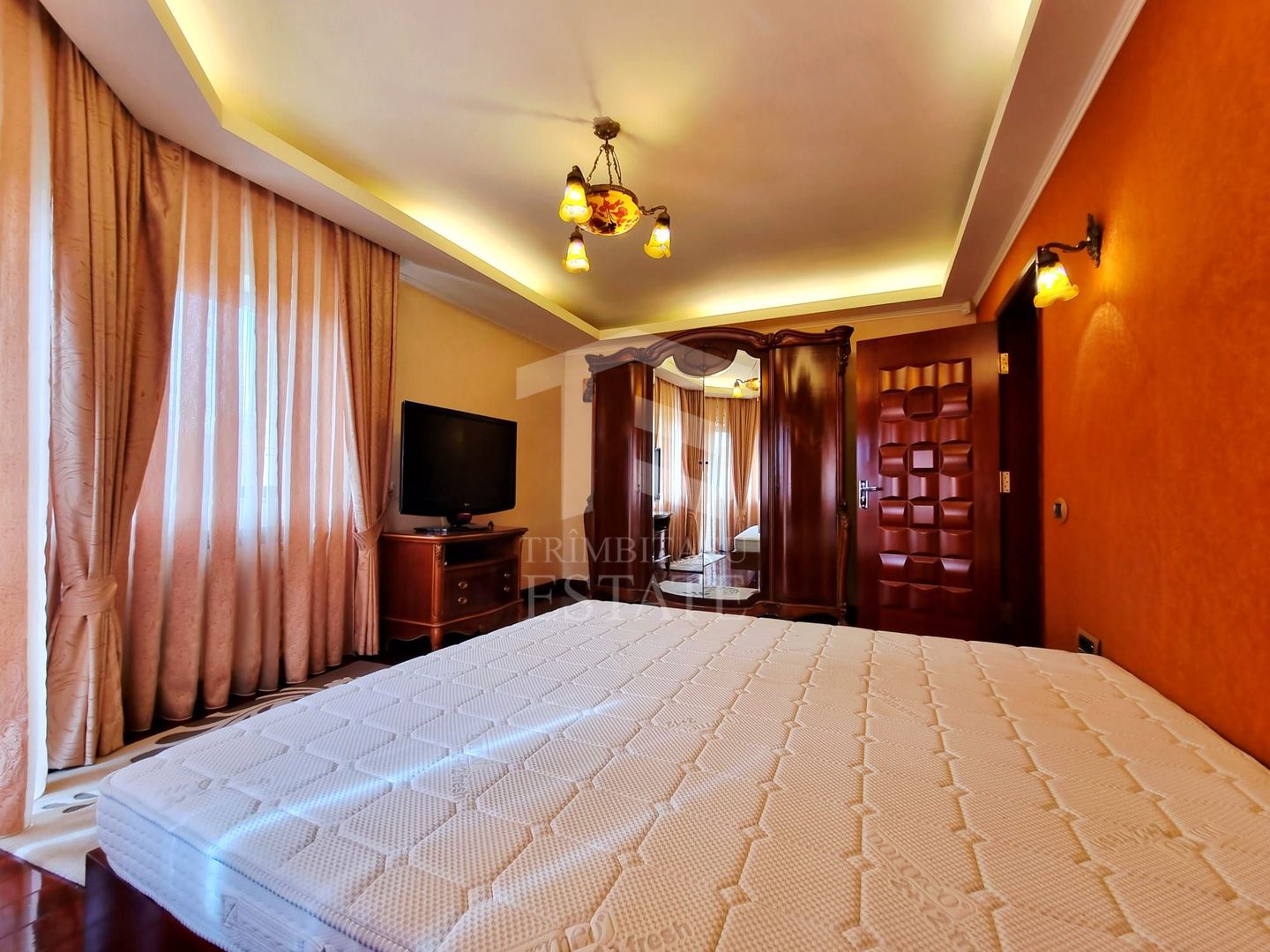 Vila 2 corpuri sector 6 -Valea Doftanei 650mp  teren 800mp - Poză 5