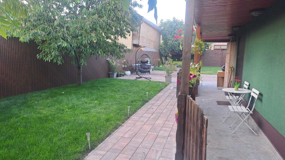 CASA-ZONA MEHALA CU DOUA FRONTURI - Poză 2