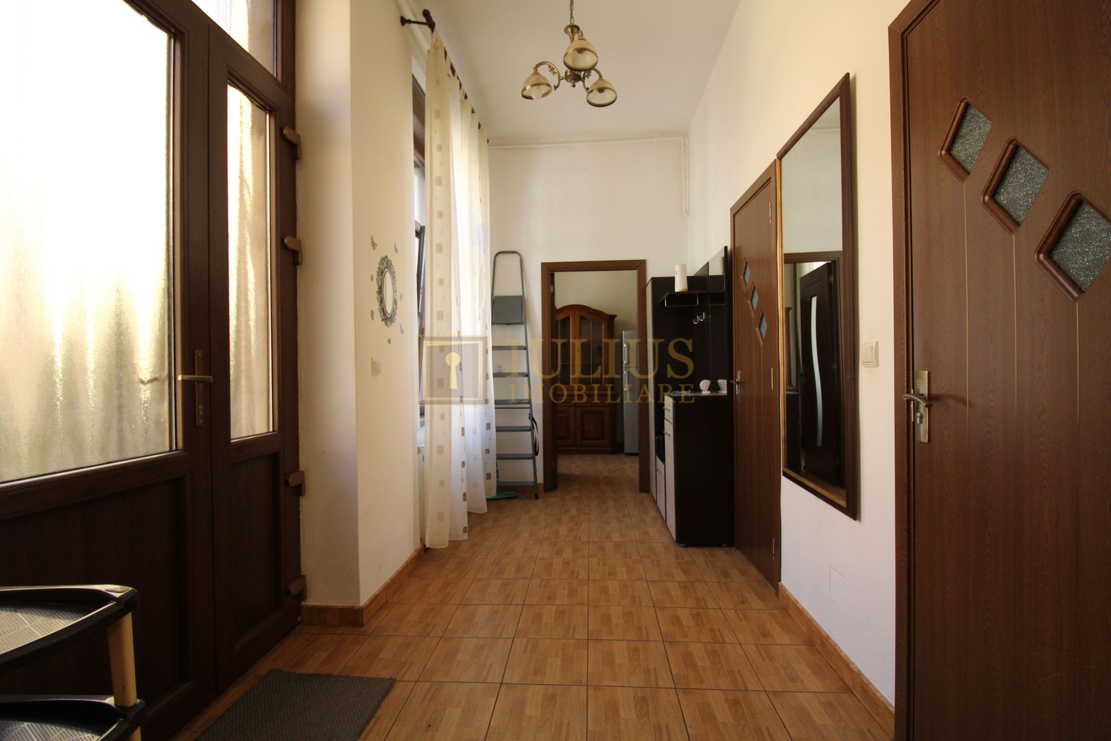 Spatios, 3 camere, centrala proprie, curte interioara - Poză 13