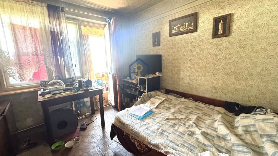 De vanzare - apartament 2 camere - Carter Sasar - etaj intermediar - Poză 1