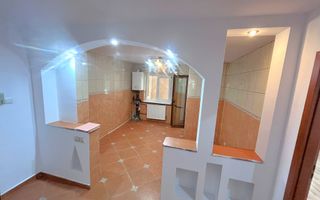 3 camere decomandat la etajul 1 in 1 Mai an 1985 centrala - Poză 1