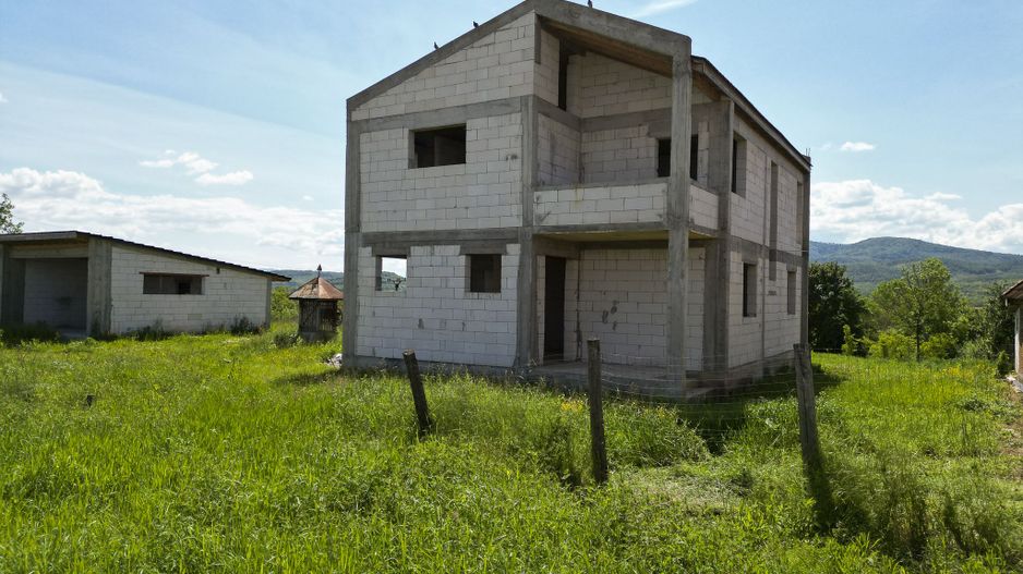 Casă la roșu din BCA de vânzare în Județul Arad - Poză 8