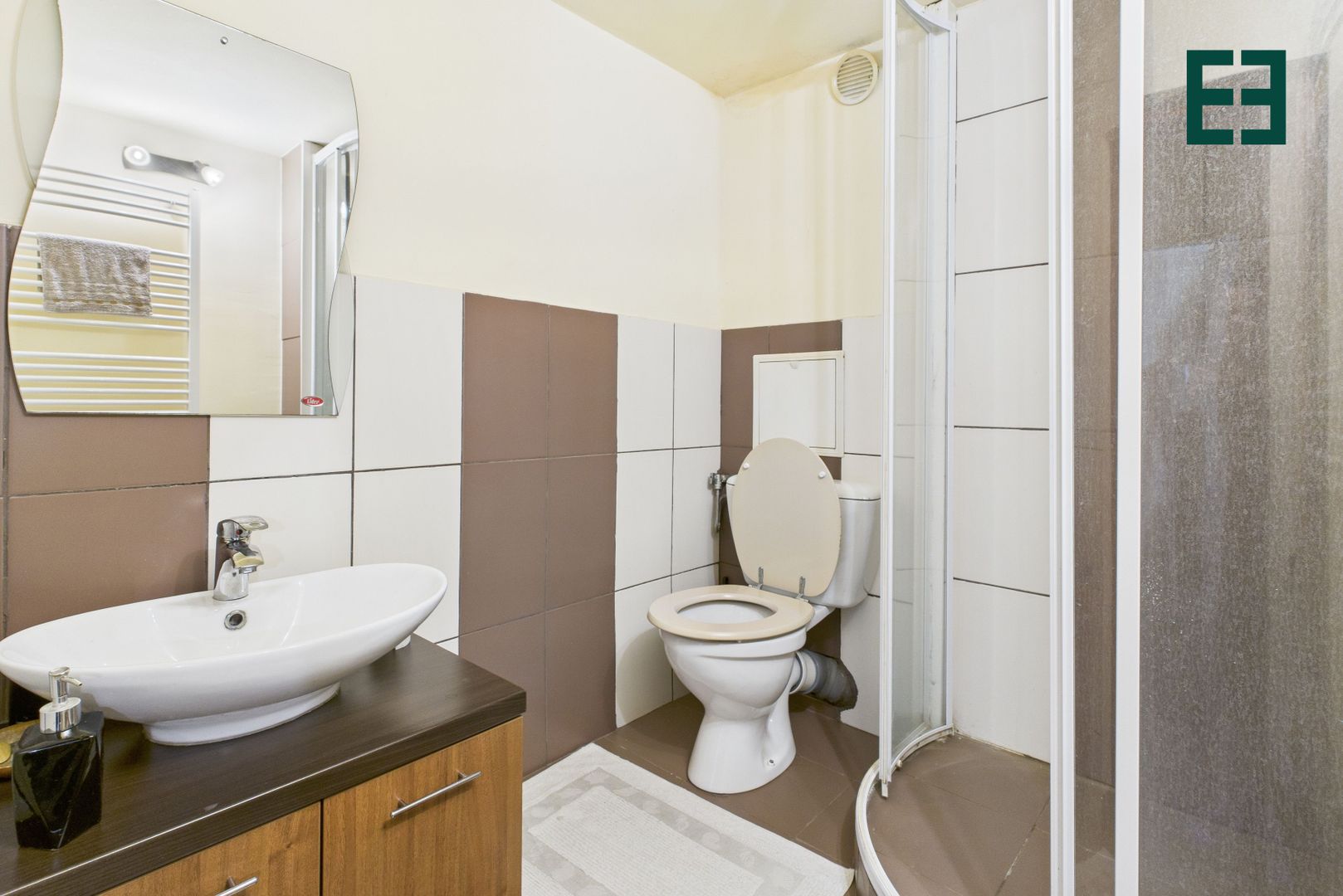 Vilă cu 6 camere - Zona Subcetate - Arad - Poză 27