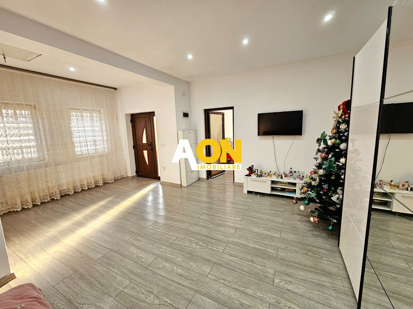 Casă 4 camere, renovată, mobilată, utilată, 410 mp teren, zona Centru - Poză 7