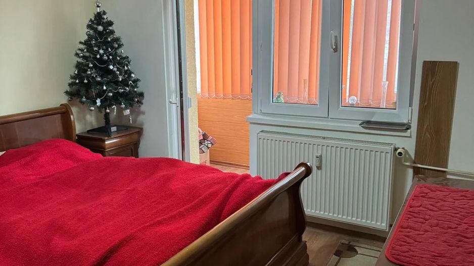 Vand apartament 3 camere, Zona Soarelui, Mobilat si Utilat, Garaj in baterie - Poză 3