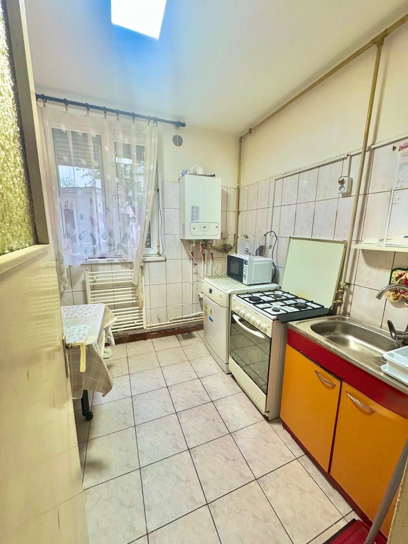Apartament 3 camere de vânzare – zona centrală - Poză 2
