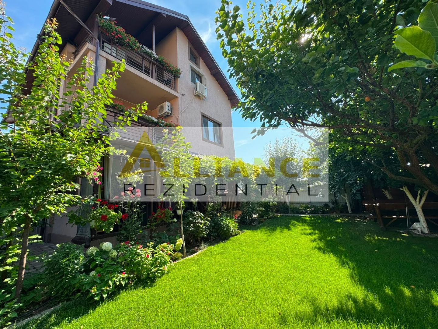 Vila individuala 7 camere - 3 bai { Strada Orizontului } - Poză 1