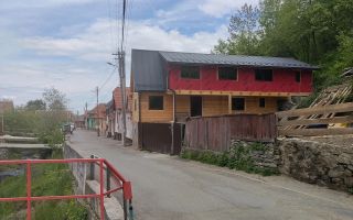 Casă nouă din lemn | Curte generoasă | Rășinari - Poză 5