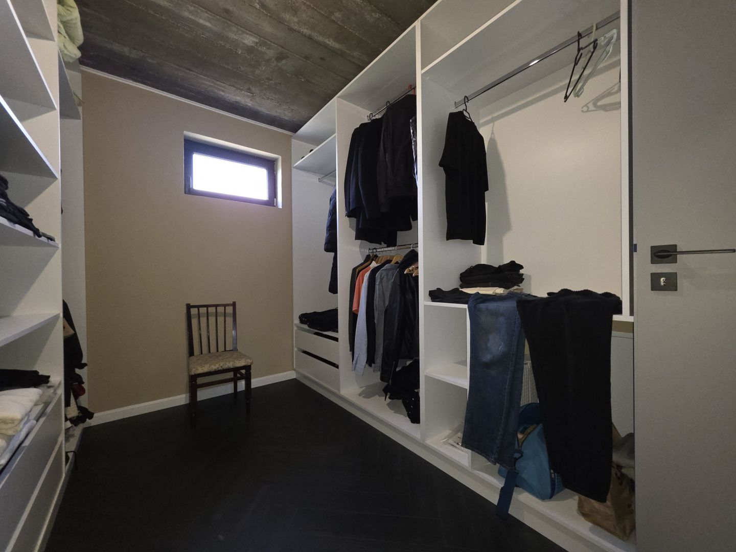 Vila intr-un peisaj idilic la 15 minute de capitala, pret imbatabil! - Poză 16