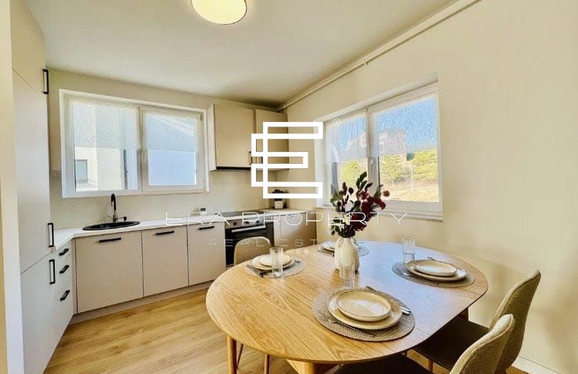 Penthouse de vânzare în Sibiu – 2 camere, mobilat complet, zona Industriala Vest - Poză 1