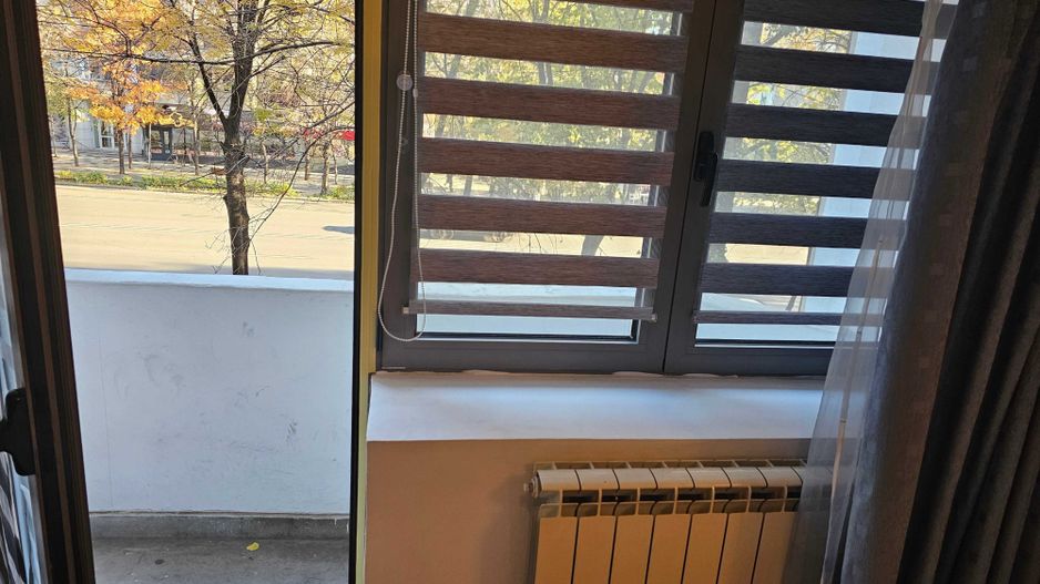 Vanzare Apartament 3 Camere de Prestigiu Stradal  pe Bulevardul Decebal - Poză 5