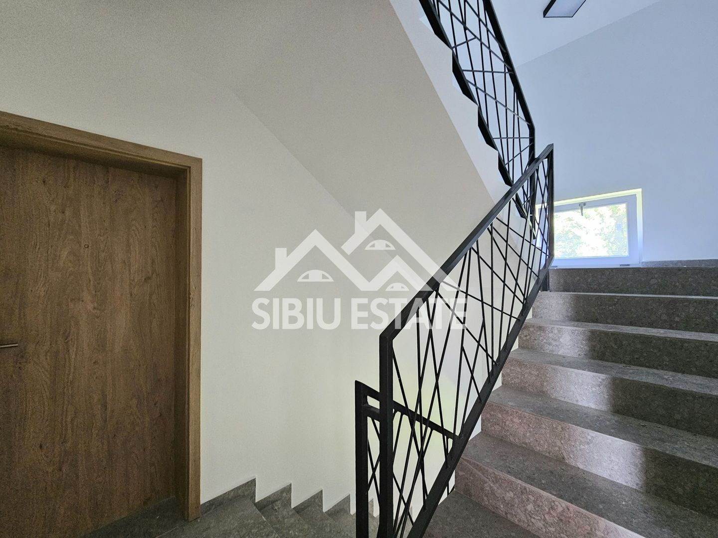 Apartament cu terasa 3 camere 2 bai Clasa A - Poză 13