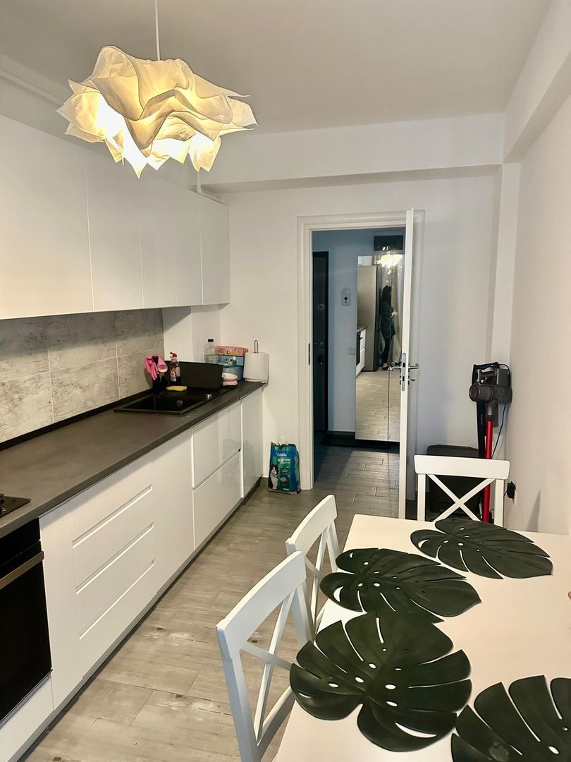 Apartament 2 camere,suprafata generoasa,mobilat si utilat,loc parcare subteran - Poză 6