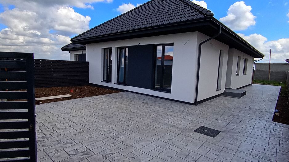Sanandrei, Duplex Pe parter, Finisaje de Calitate, Perete Dublu Izolat - Poză 1