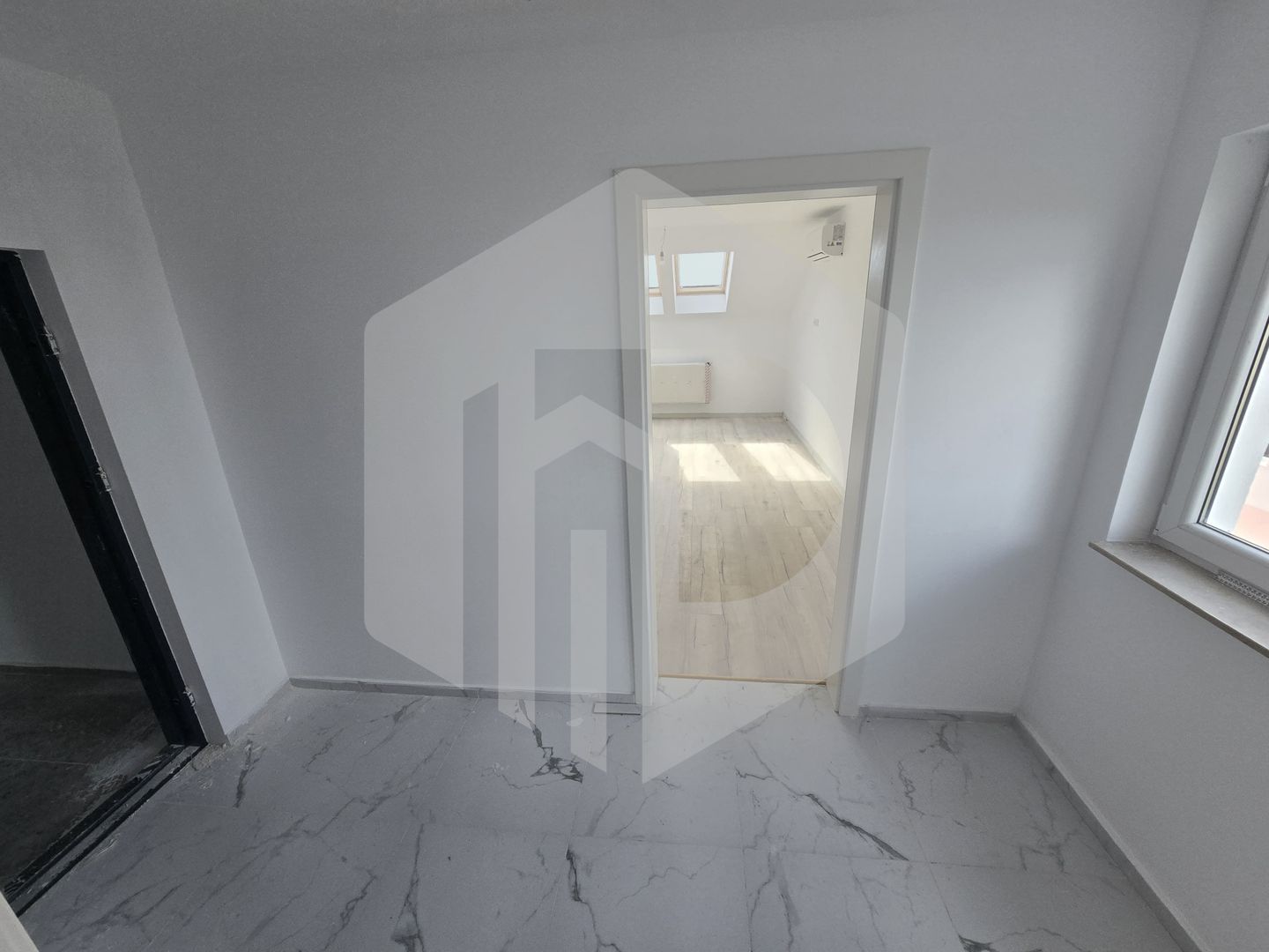 Garsoniere si apartamente la cheie Zona Lazaret - Poză 13