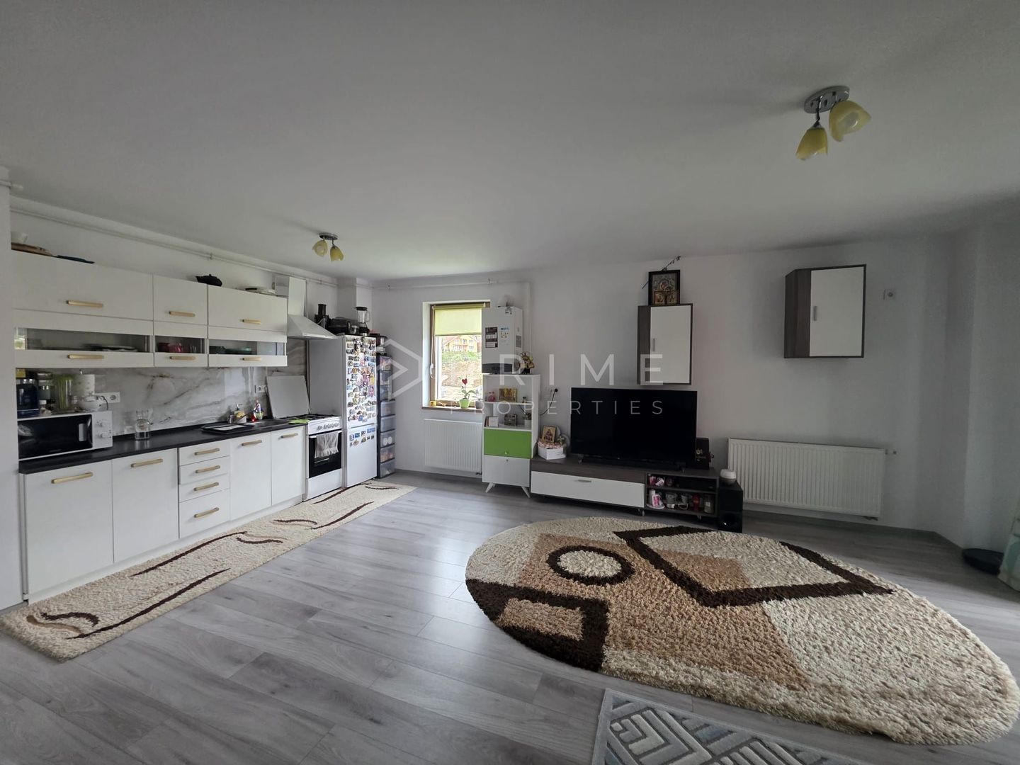 Chirie 2 camere, mobilat modern, etaj1- zona Tudor - Poză 1