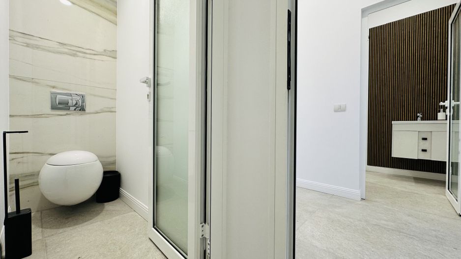 Oferta Inchiriata -Cladire Birouri Clasa A - Renovata integral | 276 mp | Com 0% - Poză 4