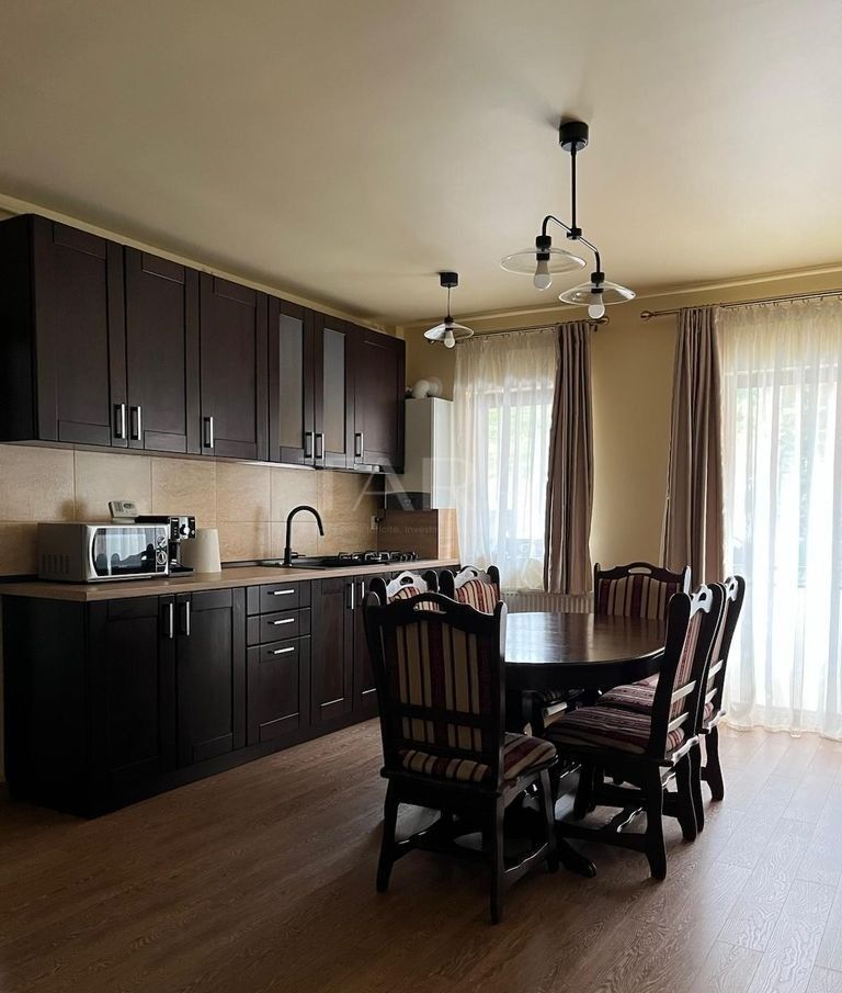 Apartament cu 3 camere de vânzare, Floresti. - Poză 1