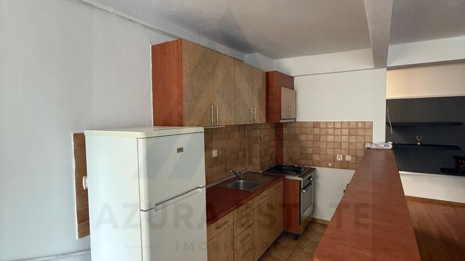 Apartament 2 camere etaj 2 cu parcare privata in zona Sub Arini - Poză 5