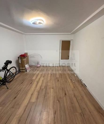 Apartament 2 camere decomandat zona Cug - 106.000 Euro - Poză 2