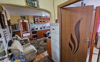 Apartament 3 camere, etaj 1, zona Piata Cetate - Poză 8