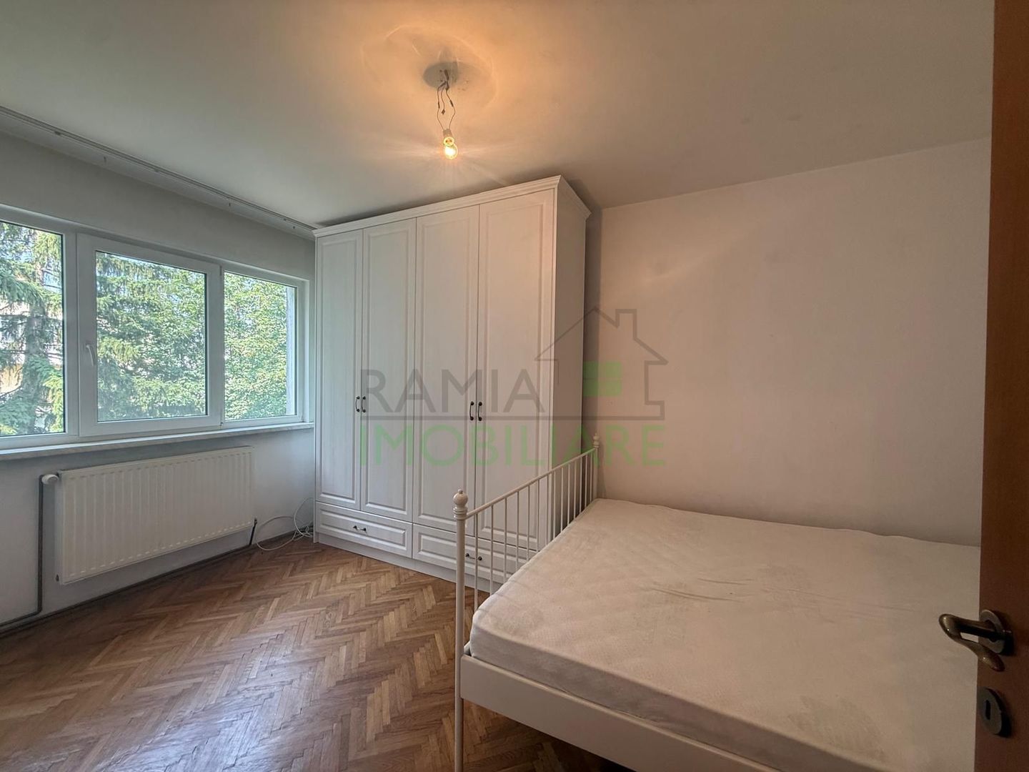 Apartament spațios cu 2 camere, etaj intermediar, mobilat – Astra - Poză 9