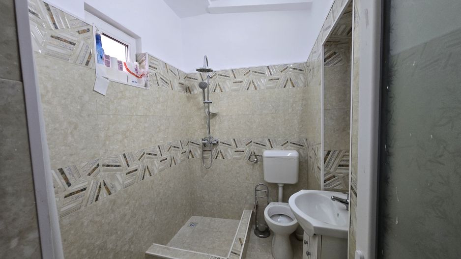 Casa renovata 105mp utili si curte libera 45mp -Eroii Revolutiei - Poză 12