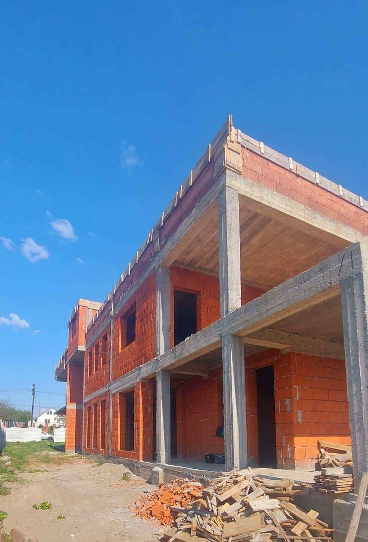 Vând casă în roșu la Viile Satu Mare - Poză 6