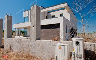 Casă de Vis în Devenire: Vilă Modernă cu Potențial imens - Poză 5