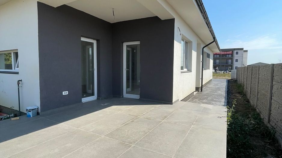 Duplex pe parter de vanzare in Bucovat - Poză 1