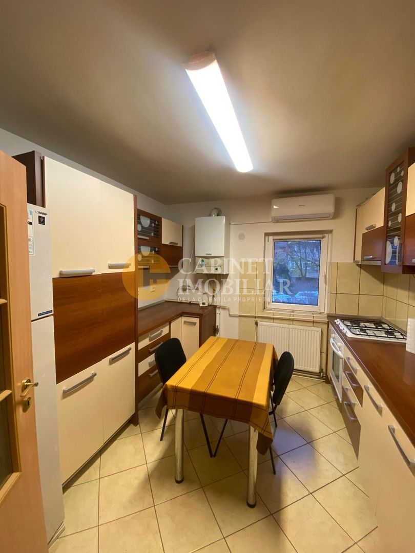 GARĂ - 3 CAMERE DECOMANDAT - ETAJ 1 - Bloc Tip Vilă - Poză 2