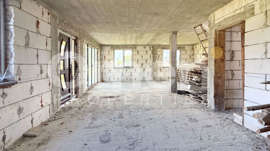 Casă cu potențial imens P+M, teren 7,91 ari, zonă liniștită, Ocna Șugatag. - Poză 3