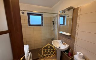 Apartament spatios 3 camere la 10 minute de centru cu loc de parcare - Poză 9