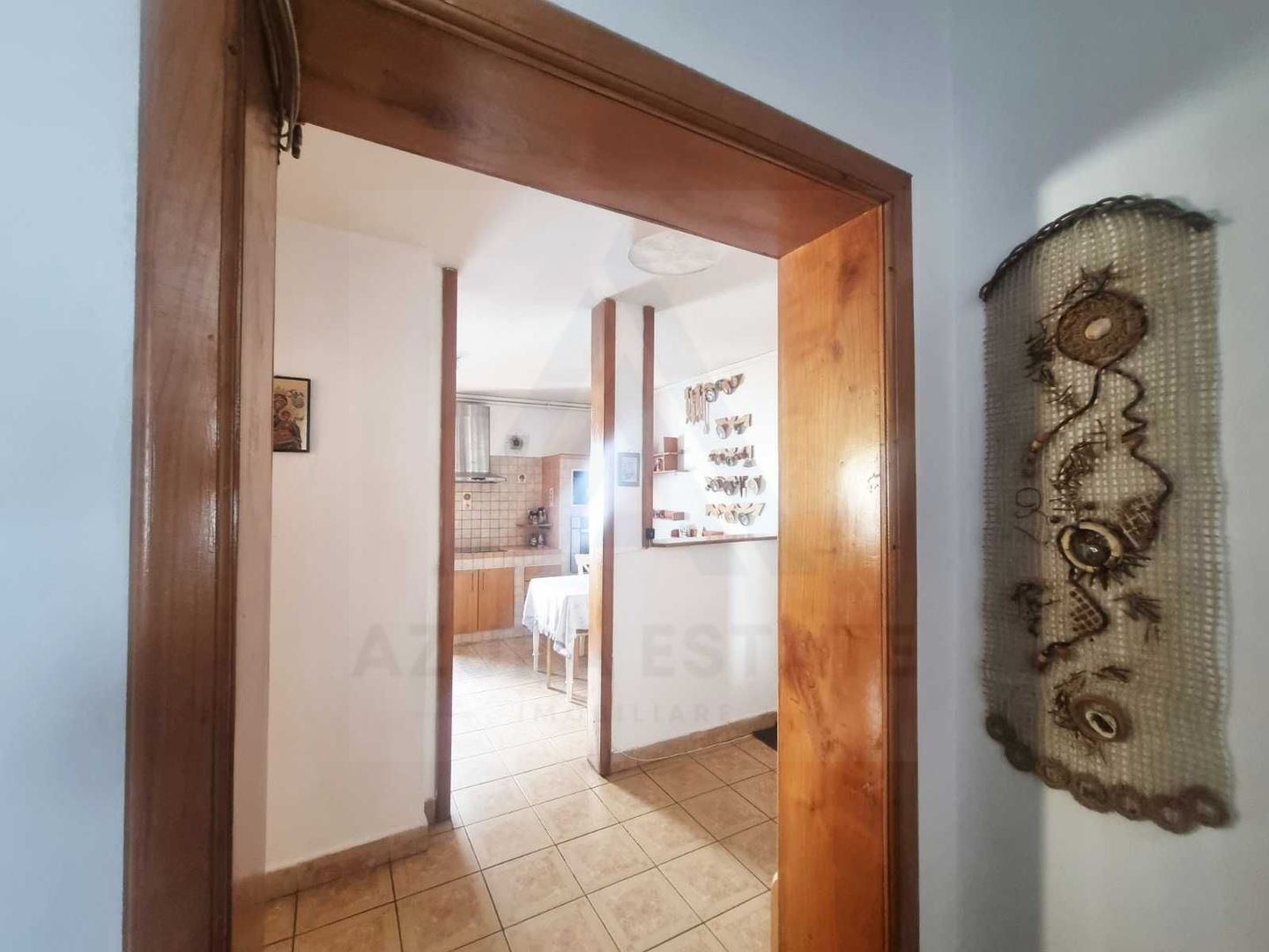 Apartament 3 camere 73 mp utili cu balcon si boxa zona Terezian - Poză 4