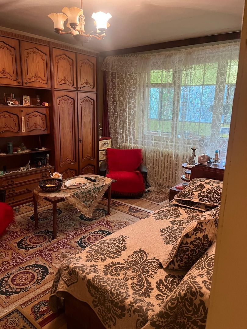 Apartament 3 camere, decomandat, parter, zonă liniștită, Covasna! - Poză 1