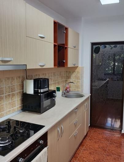 AP. 2 CAMERE PIATA SUDULUI, BUCATARIE INCHISA, METROU 13 MINUTE - Poză 3