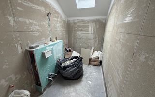 Decomandat. Zona Buziasului. Parcare in curte. - Poză 19