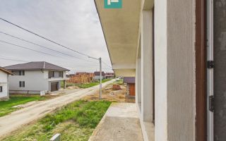 Casă impunătoare la gri în Curtici - Poză 33