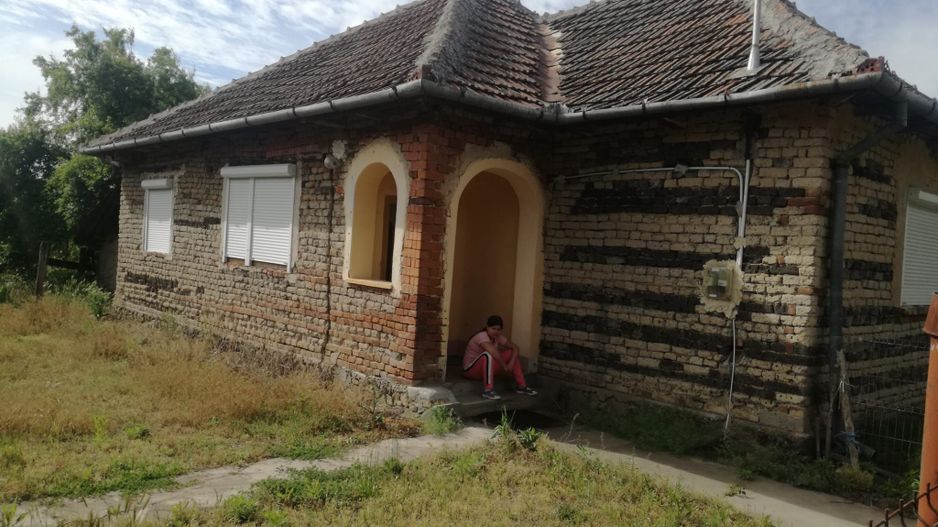 Ag BRASADAS vinde casa LOCUIBILA 3 cam teren 5.000 mp HOREA. - Poză 3