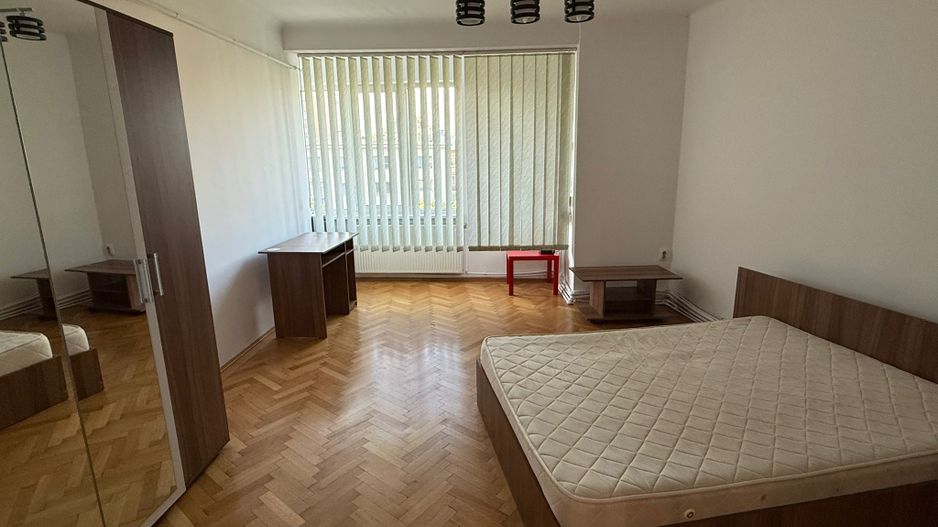VANZARE Garsoniera in zona Unirii - Poză 1