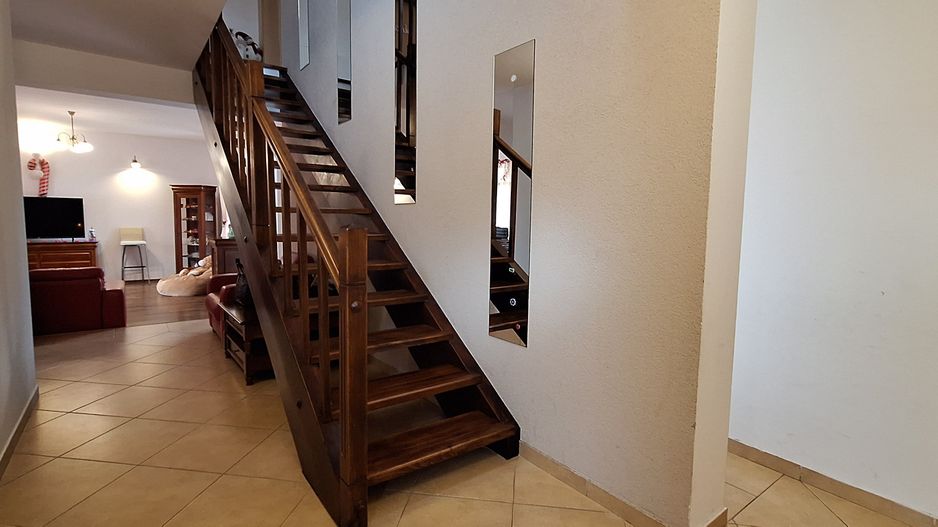 Casa individuala frumoasa si spatioasa in Giroc - Poză 26