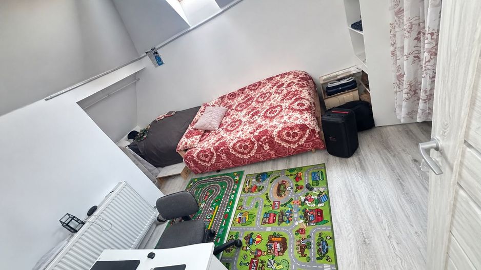 🏡 CASĂ DE VÂNZARE ÎNTR-O ZONĂ BUNĂ – CONFORT, SPAȚIU ȘI POSIBILITATE - Poză 5