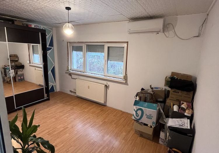 Apartament  4 camere de vanzare Apusului - Poză 2