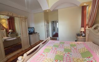 Casă / Vilă cu 8 camere de vânzare în zona Semicentral - Poză 49