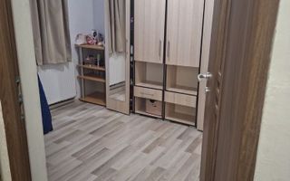 Vând apartament cu 3 camere zona Dâmbu Pietros aproape de bulevard . - Poză 3