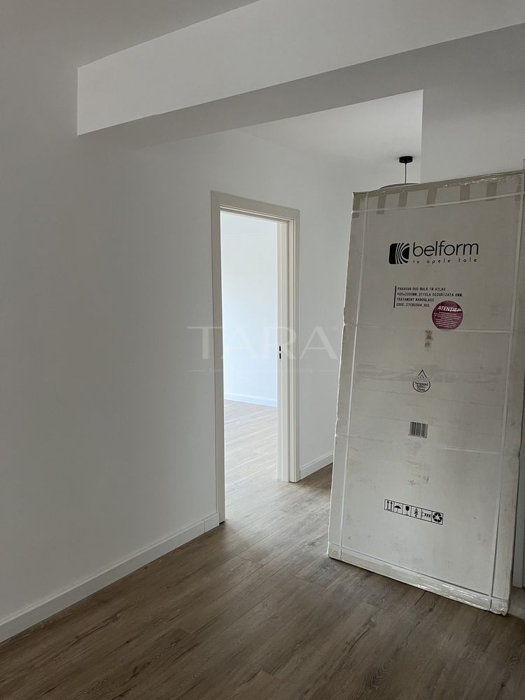 Apartament Spațios cu 3 Dormitoare și Terasă în Zona Dâmbul Rotund - Poză 2