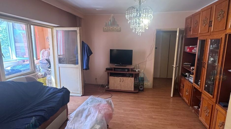 Apartament 3 camere de vânzare – Zona Centrală - Poză 1